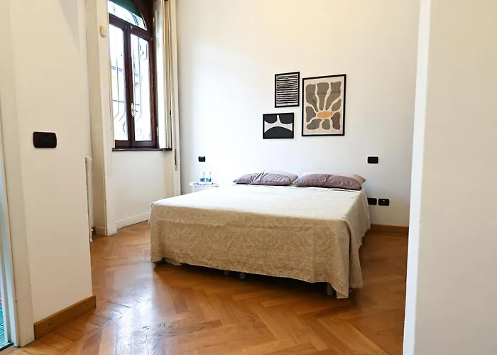 Elisabetta * Milan